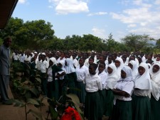 Schüler der Rundugai Secondary School Schulleiter